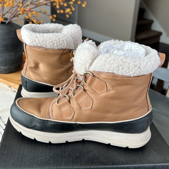 Sorel Tan Explorer Carnival Ankle High Boots - Picture 7 of 10